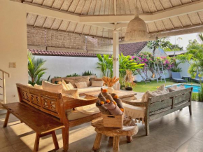 Villa Rocher - Modern 3 BR Villa Batu Belig 3 min beach